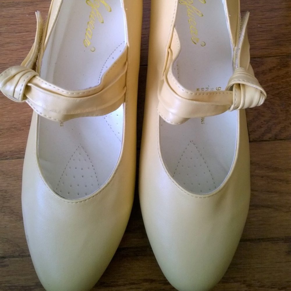 Pale Yellow Mary Jane Heels - Picture 4 of 5